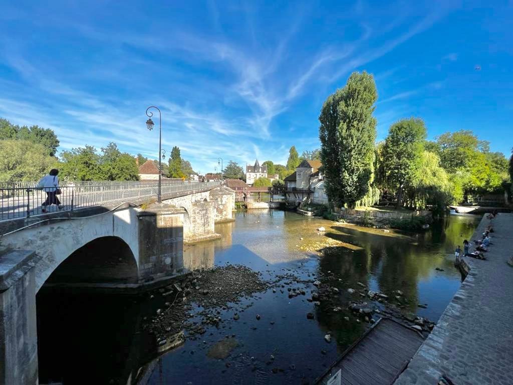 Les Pieds Dans L'Eau - Moret Centre Esterno foto